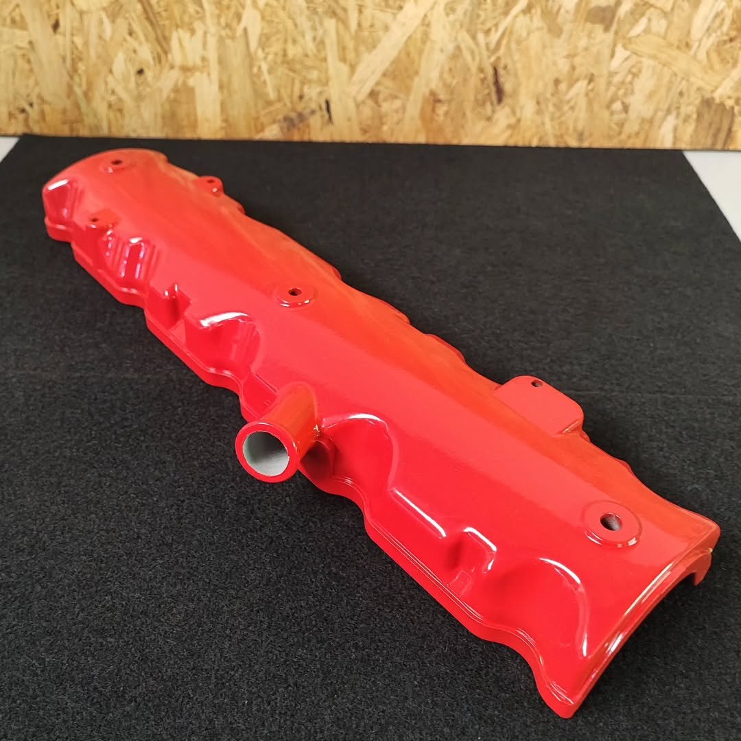 Cache culbuteur rouge profond