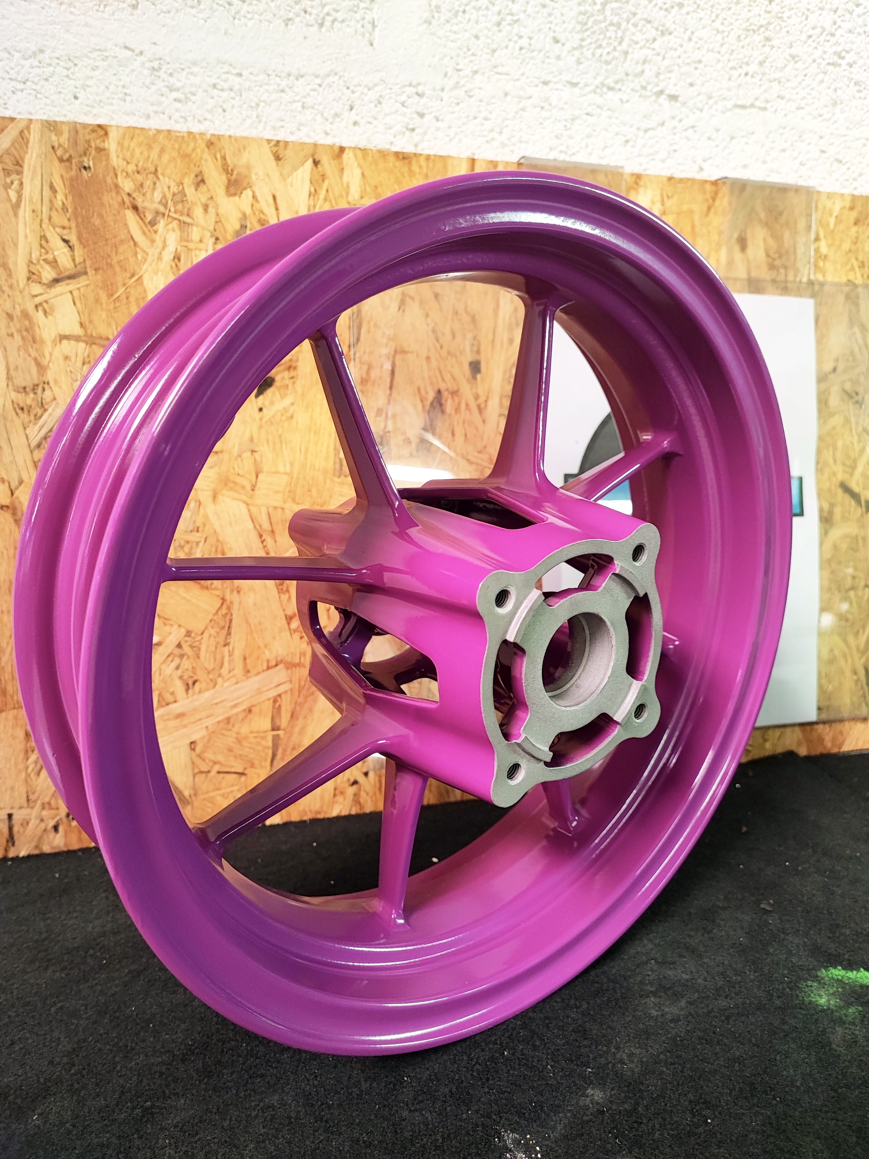 Jante moto thermolaquée violet - Personnalisation Nîmes