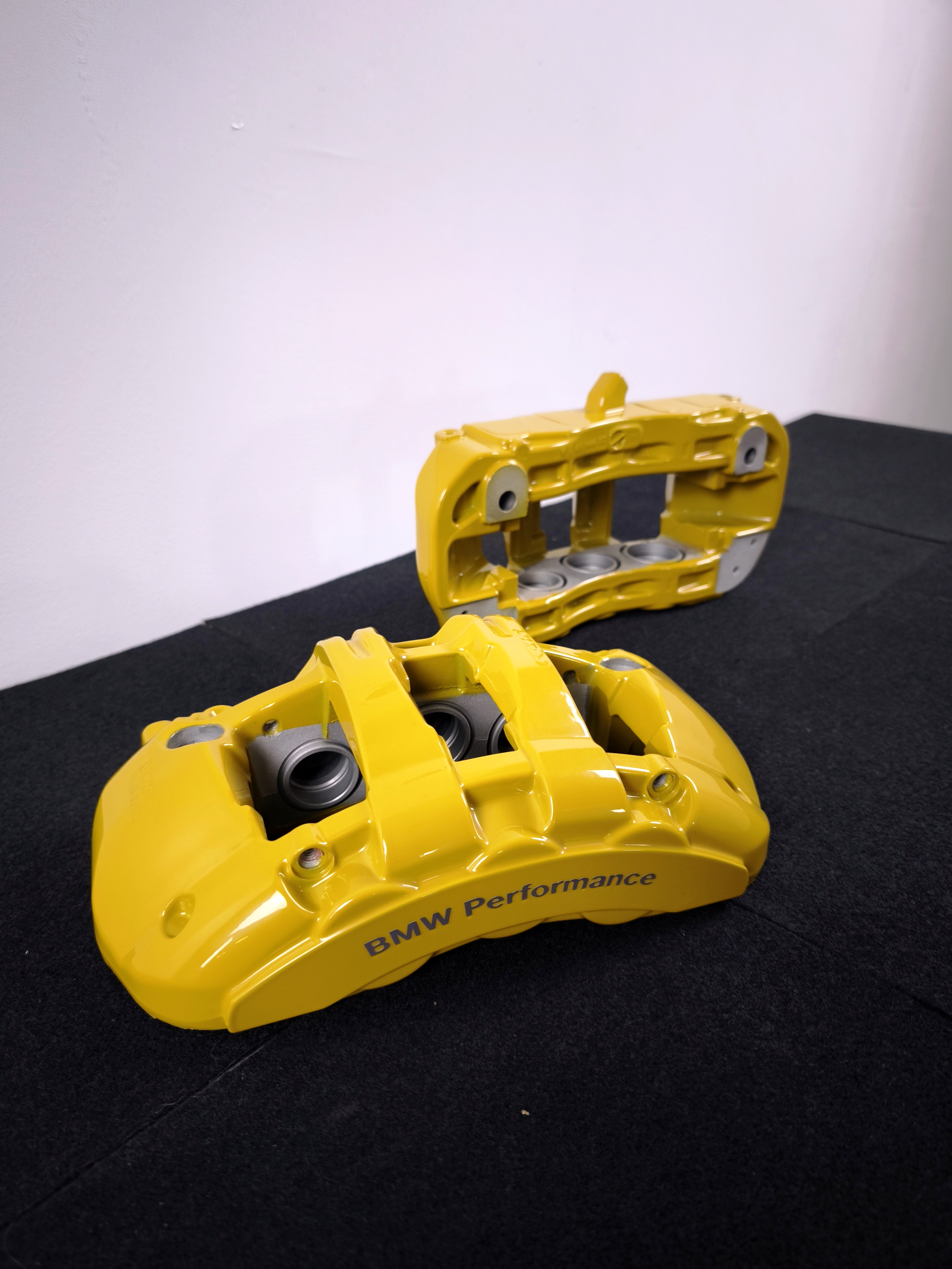 Étriers BMW Performance thermolaqués jaune